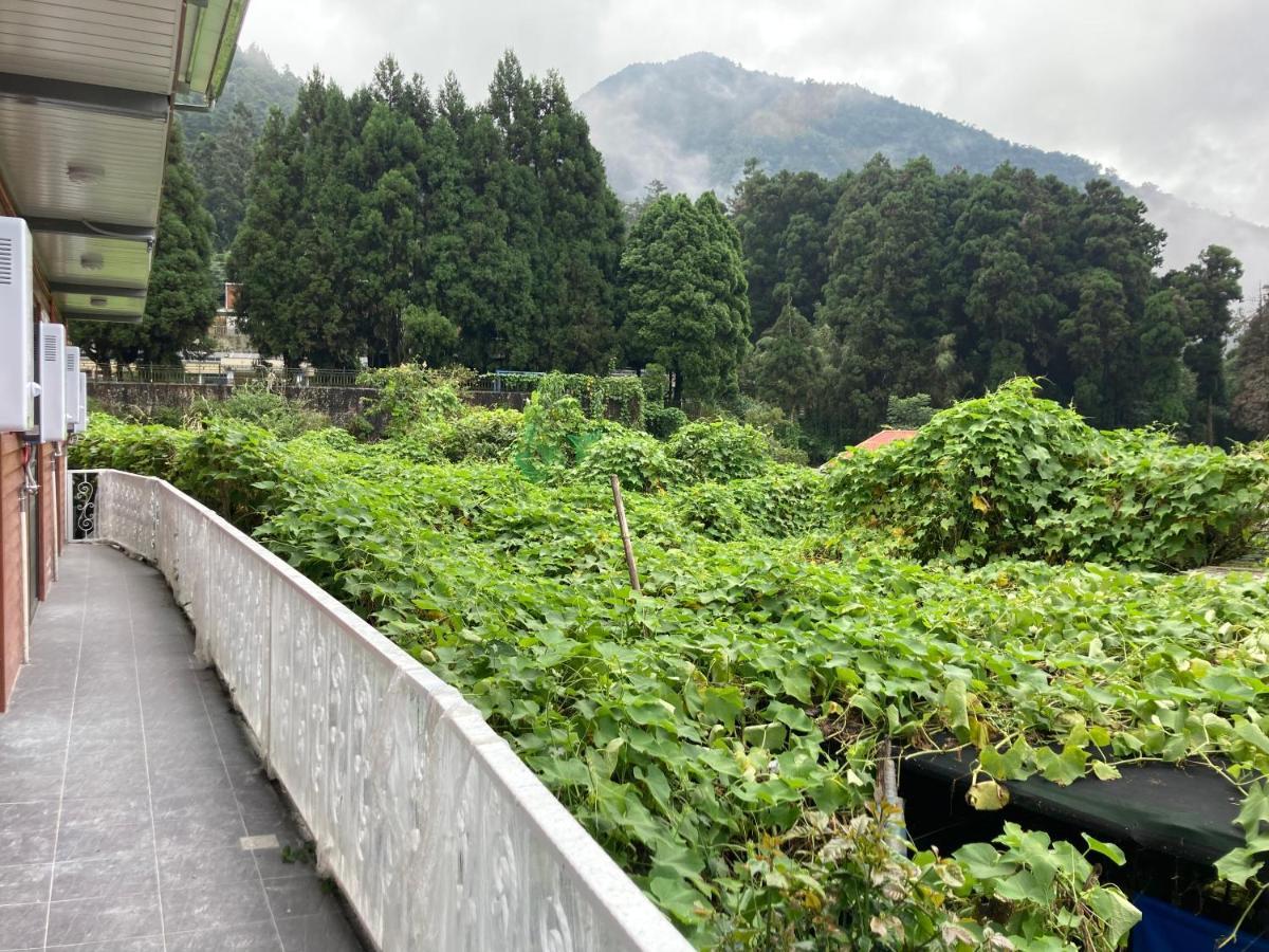 老老街 誠君民宿 奮起湖 エクステリア 写真