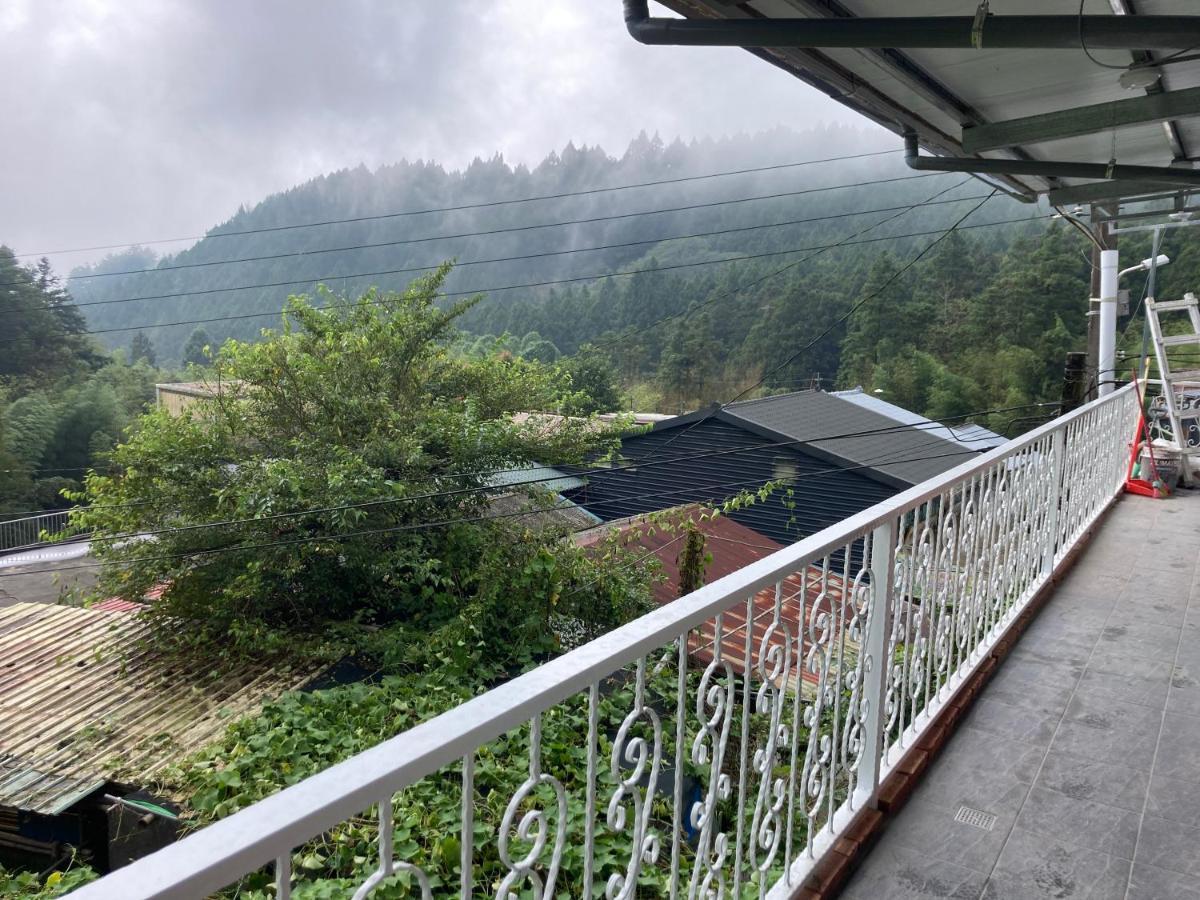 老老街 誠君民宿 奮起湖 エクステリア 写真